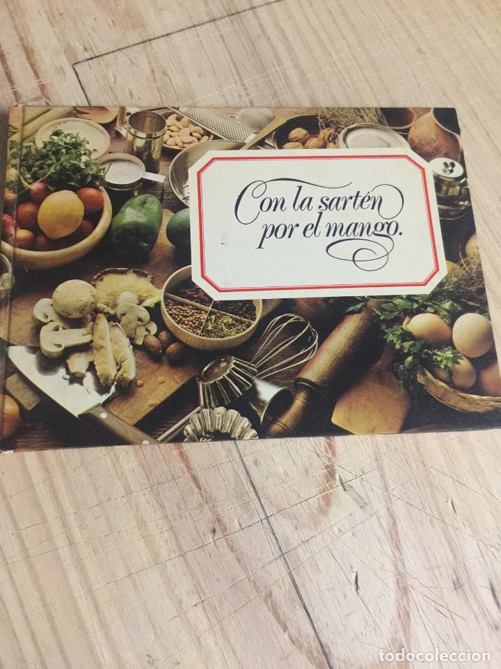 Libros de segunda mano: Con la sart&eacute;n por el mango - Foto 1