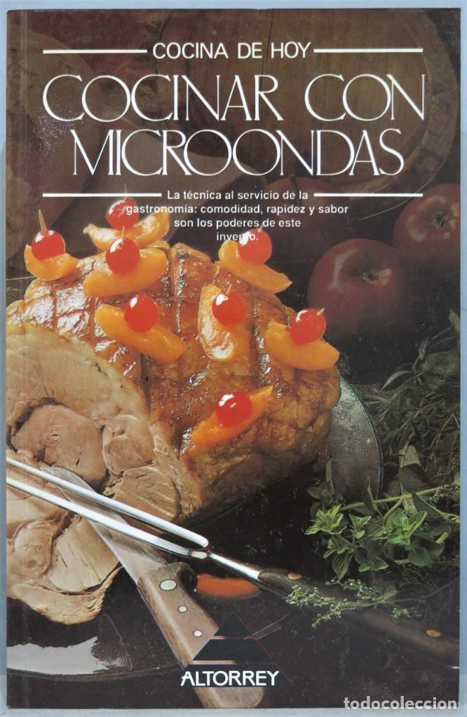 Libros de segunda mano: COCINAR CON MICROONDAS. ALTORREY - Foto 1