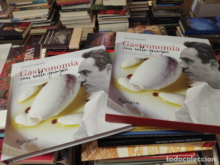 Livres d'occasion: GASTRONOMÍA CON SELLO PROPIO . INCLUYE PRIMEROS SELLOS DE CORREOS CON... PRÓLOGO FERRAN ADRIÀ .