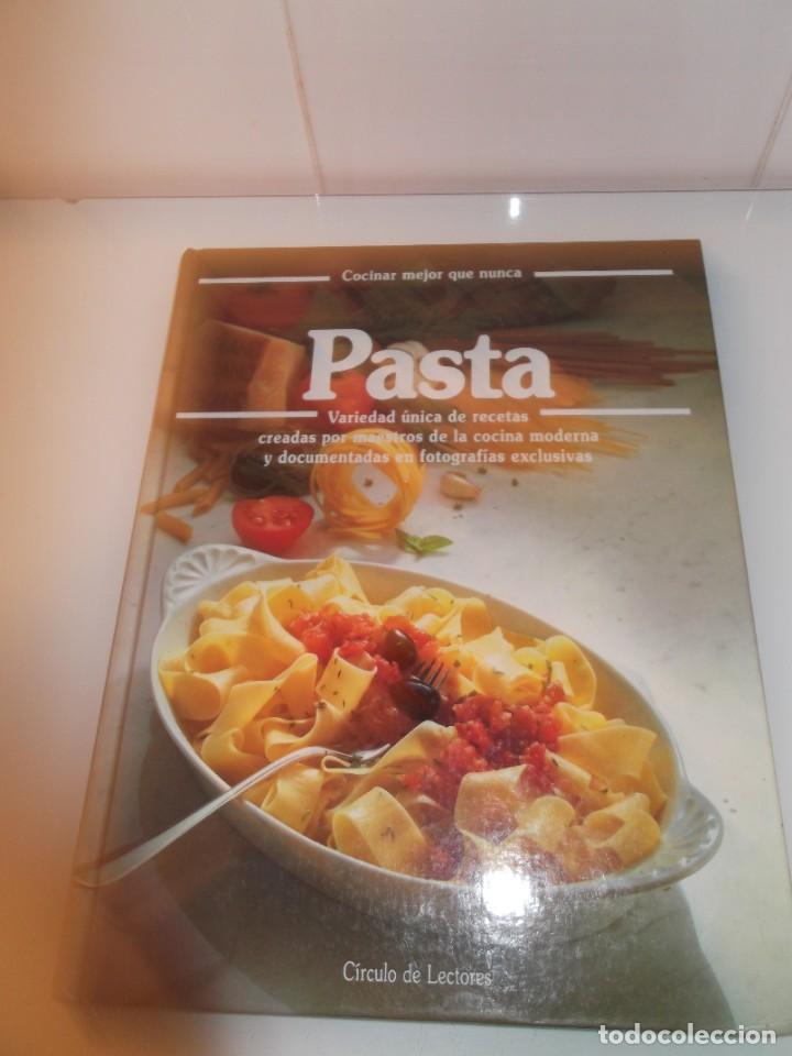 Libros de segunda mano: Pasta libro de recetas del circulo de lectores. - Foto 1