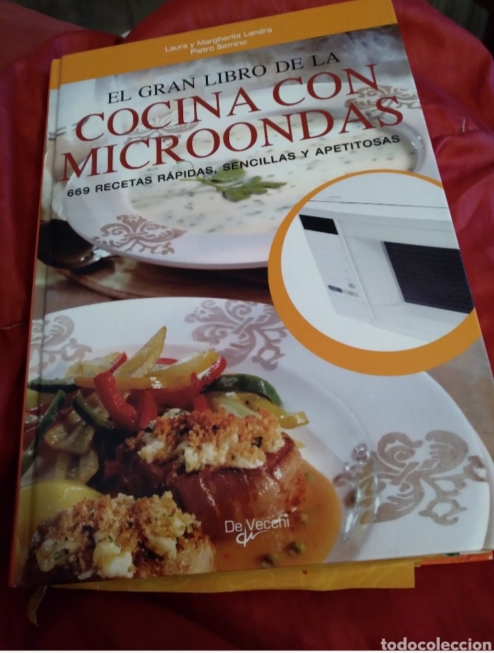 Libros de segunda mano: El gran libro de la cocina con microondas. De Vicchi - Foto 1