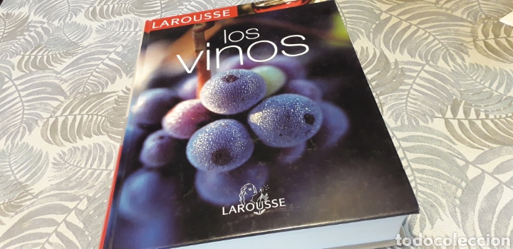 Libros de segunda mano: LOS VINOS, LAROUSSE, - Foto 1