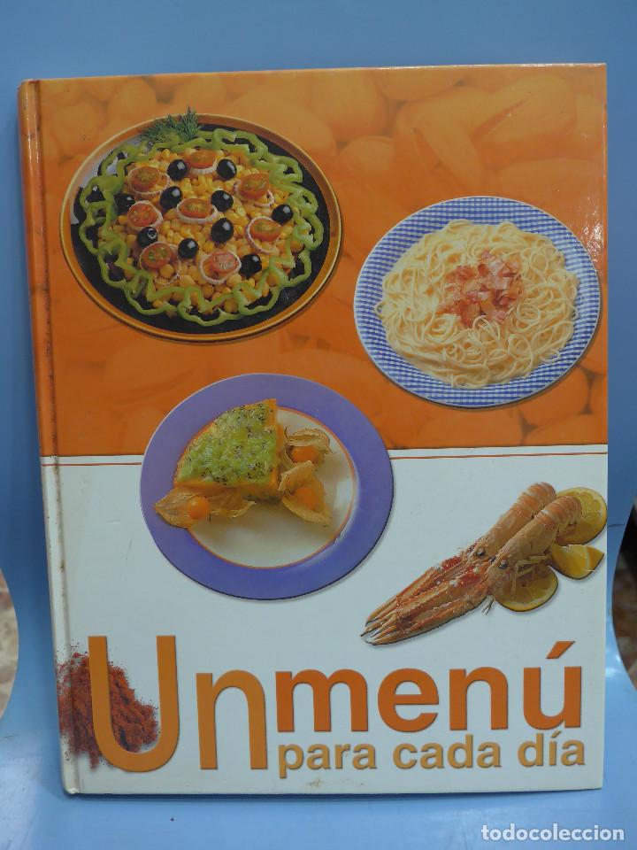 Libros de segunda mano: UN MENU PARA CADA DIA DE EDICIONES RUEDA - Foto 1