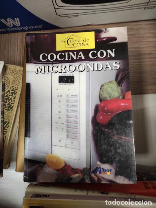 Libros de segunda mano: Cocina con microondas - Foto 1