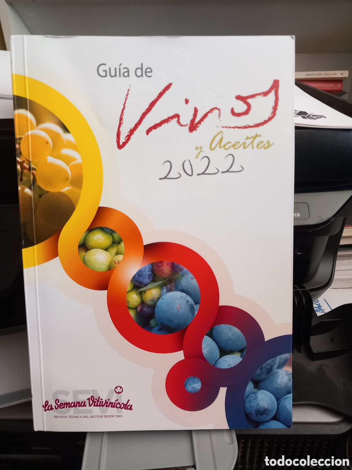 Libros de segunda mano: Guia de vinos y aceites - Foto 1