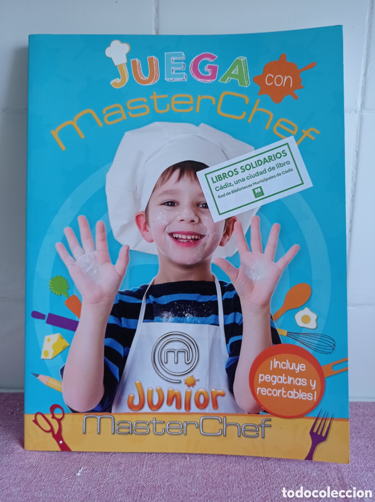 Libros de segunda mano: JUEGA CON MASTERCHEF JUNIOR, BUEN ESTADO - Foto 1