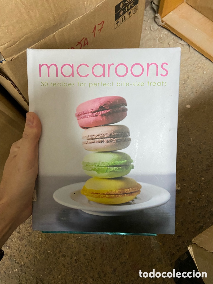 Gebrauchte B&uuml;cher: Caja17 macaroons 30 recipes for perfect bite-size treats