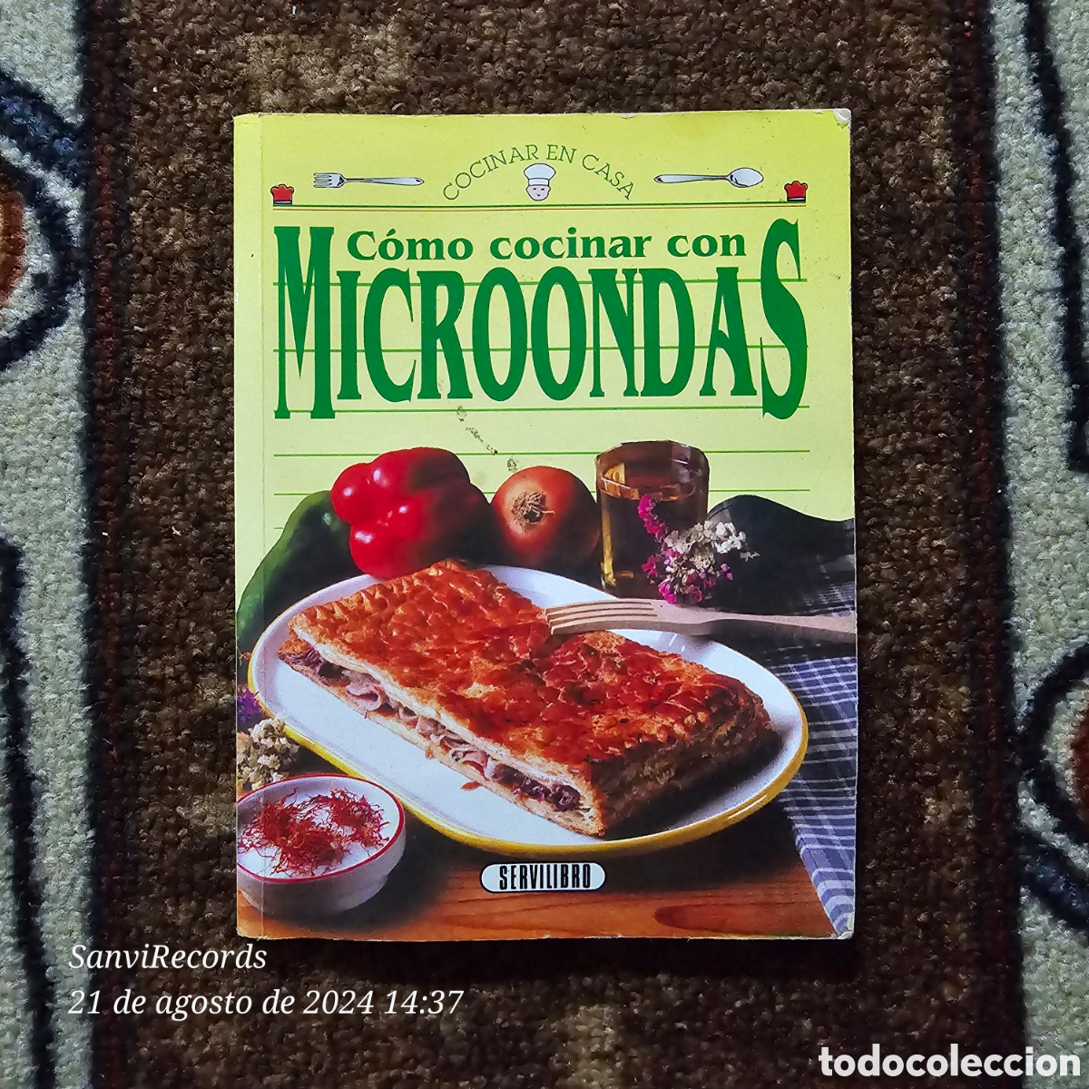 Libros de segunda mano: C&Oacute;MO COCINAR CON MICROONDAS (COCINAR EN CASA) (SERVILIBRO) - Foto 1
