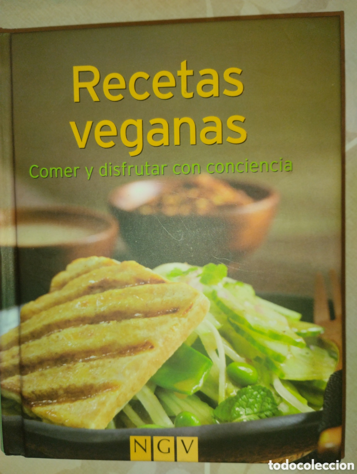 Gebrauchte B&uuml;cher: RECETAS VEGANAS, COMER Y DISFRUTAR CON CONCIENCIA