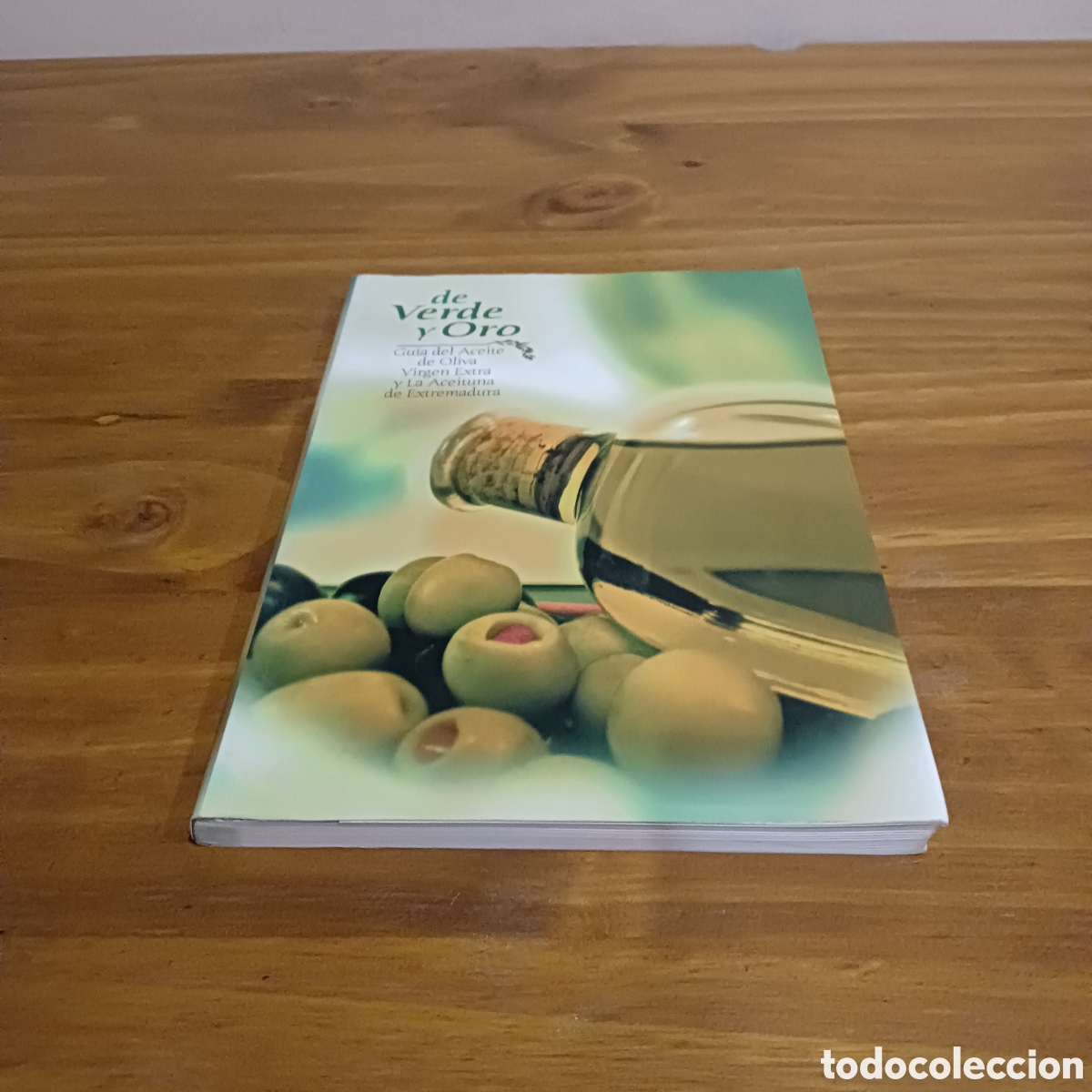 Libros de segunda mano: De verde y oro. Junta de Extremadura - Foto 1