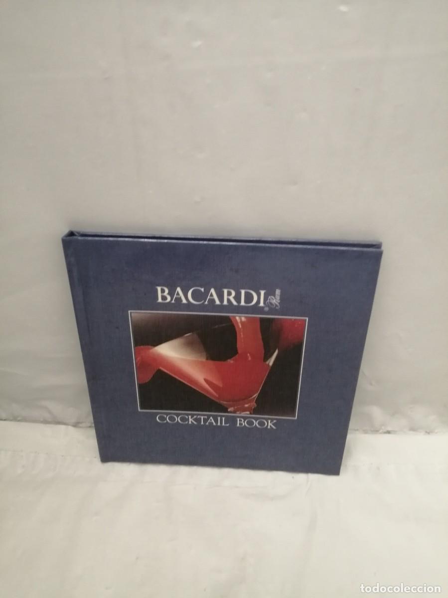 Second hand books: BACARDI. Cocktail Book (30 c&oacute;cteles con receta e ilustrados, Texto en espa&ntilde;ol)