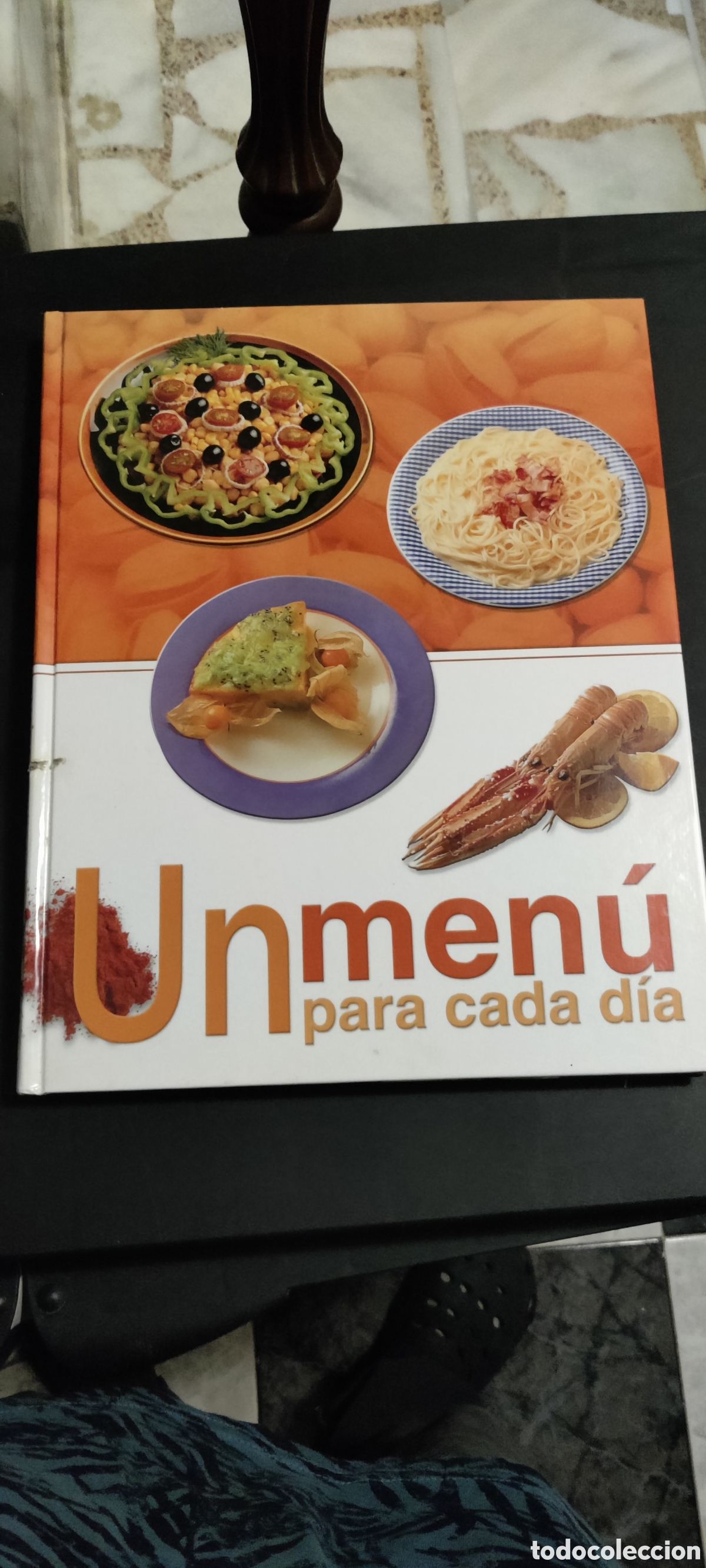 Libros de segunda mano: Libro de recetas de un men&uacute; para cada d&iacute;a - Foto 1