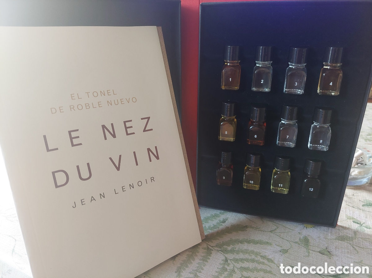 Libros de segunda mano: Libro Los 12 Aromas del Vino Amaderado Tonel de Roble nuevo Le Nez du Vin