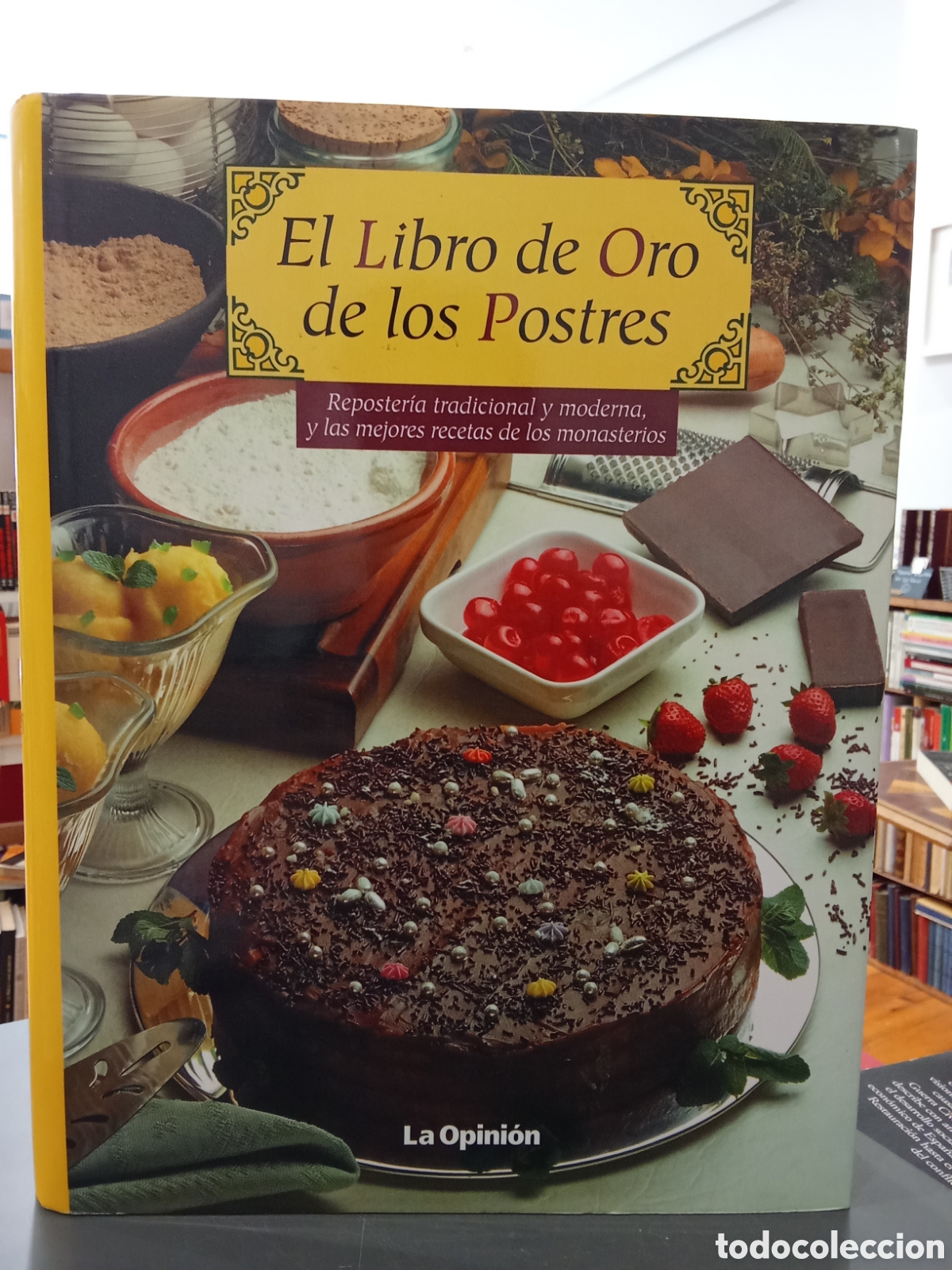 Libros de segunda mano: El libro de oro de los postres - La Opini&oacute;n - Foto 1