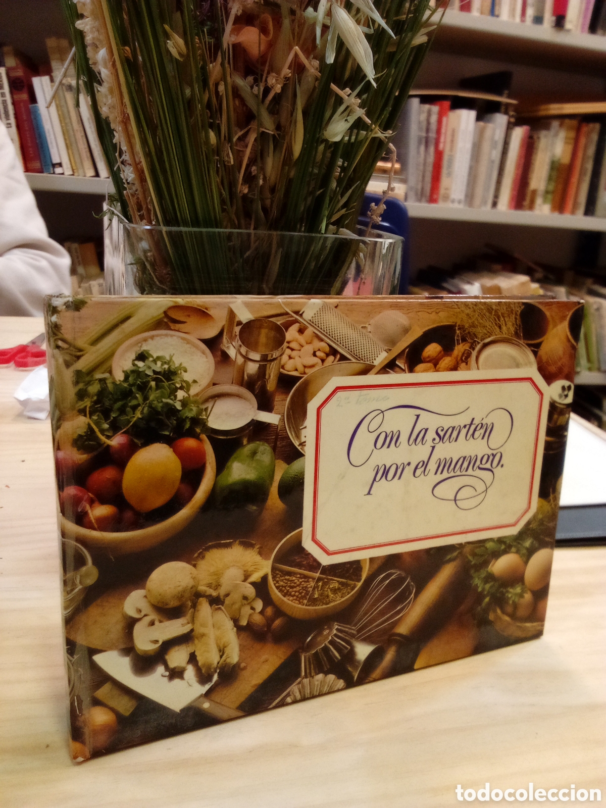 Libros de segunda mano: Con la sart&eacute;n por el mango