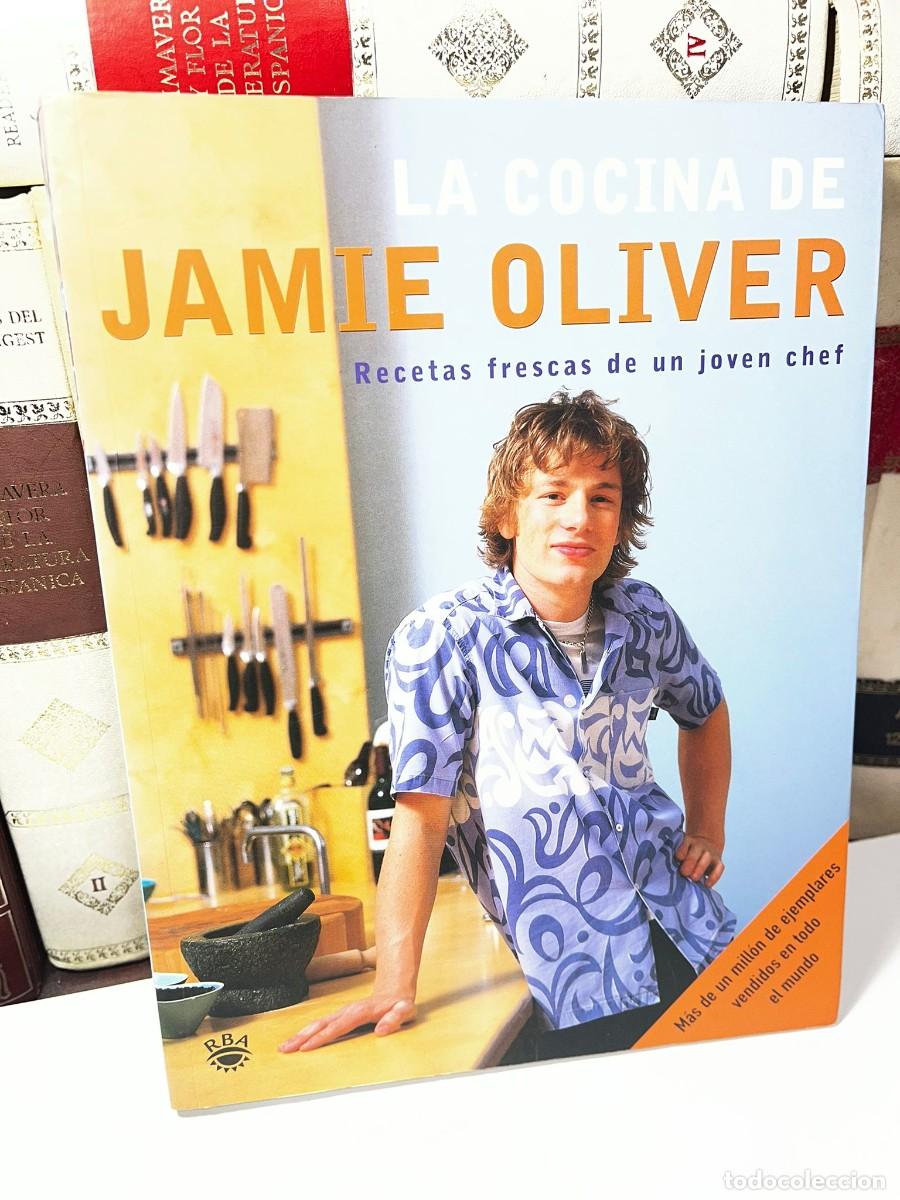 Libros de segunda mano: LA COCINA DE JAIME OLIVER. Recetas frescas de un j&oacute;ven chef.