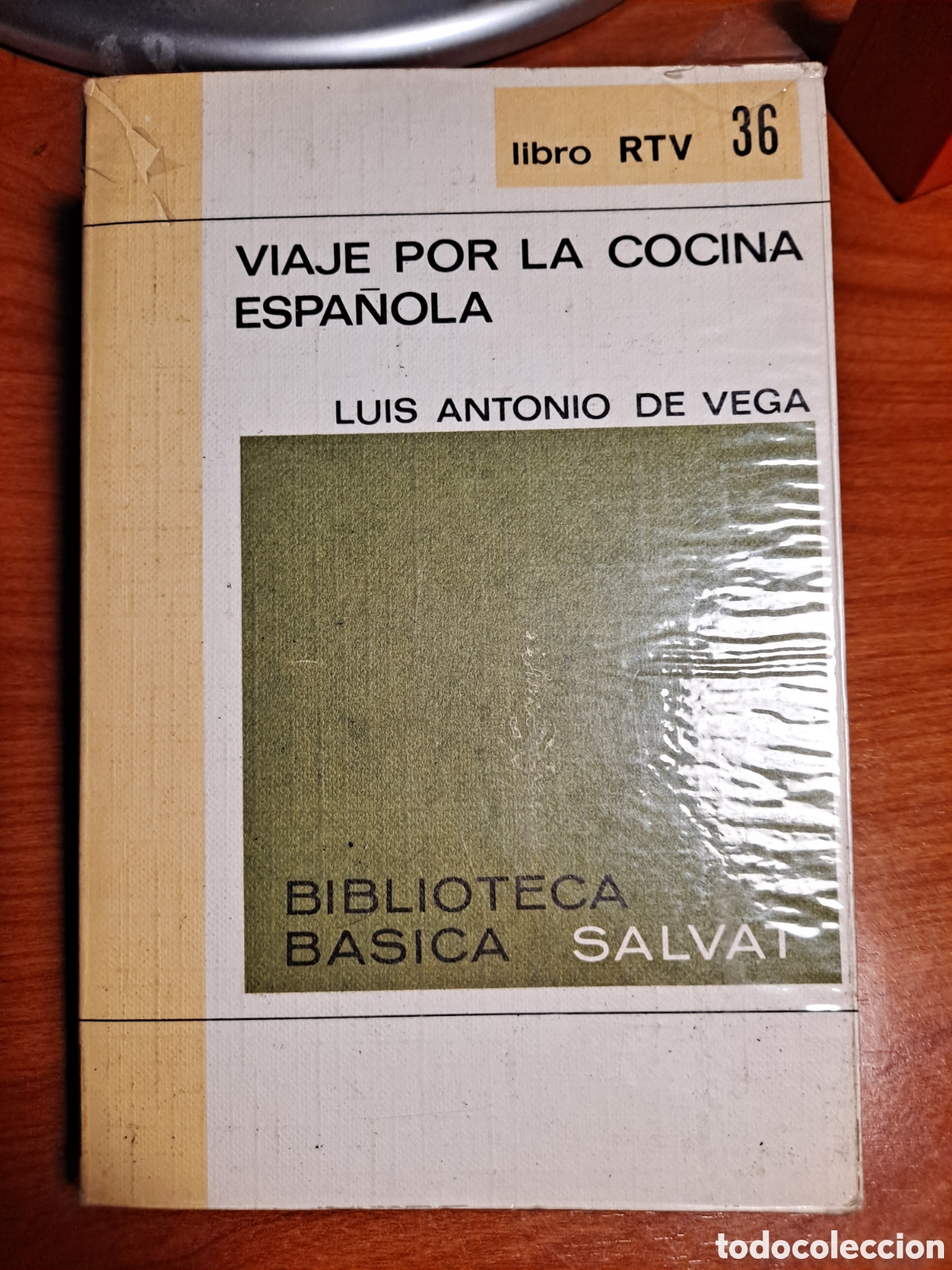 Libros de segunda mano: Luis A. De Vega, Viaje por la cocina espa&ntilde;ola