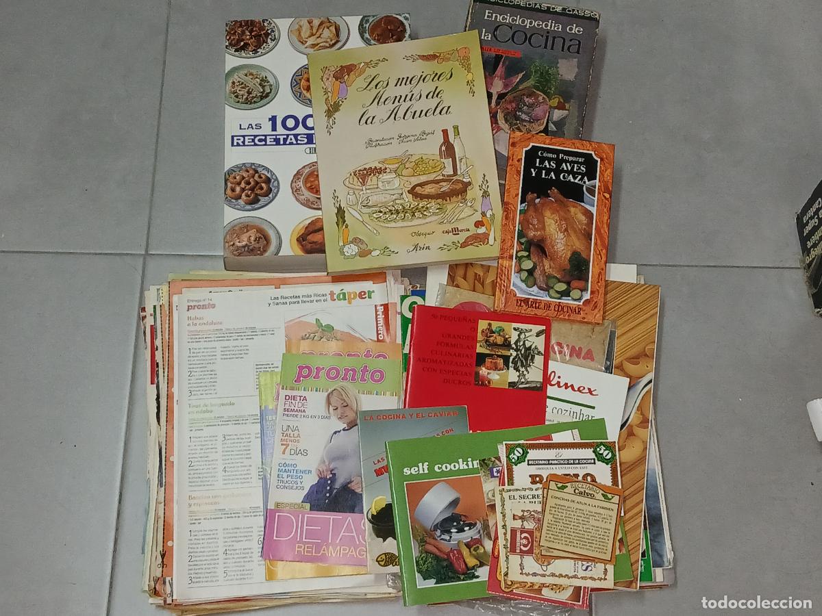 Libros de segunda mano: Cocina. Lote libros y recetas-recortes, m&aacute;s de 6 kilos