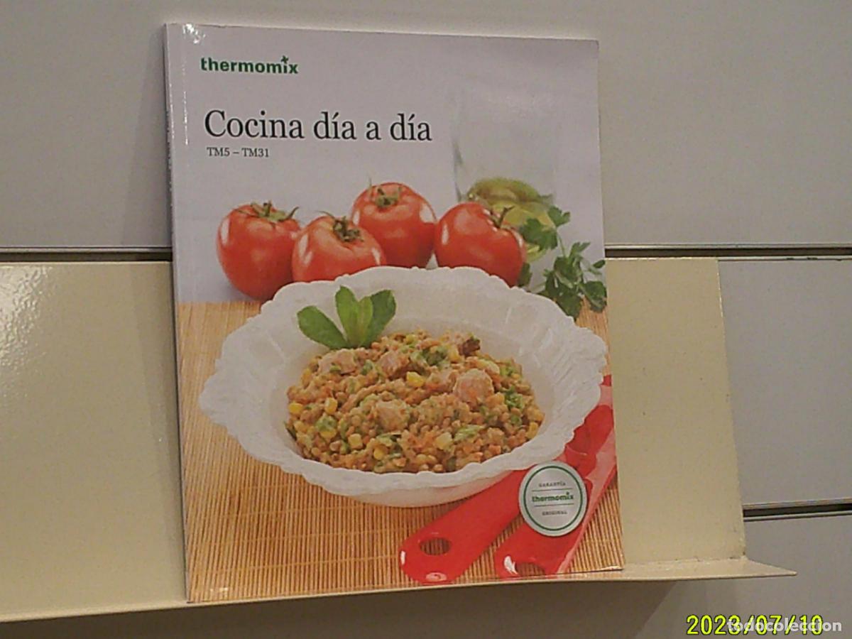 Libros de segunda mano: THERMOMIX COCINA DIA A DIA TM5-TM31