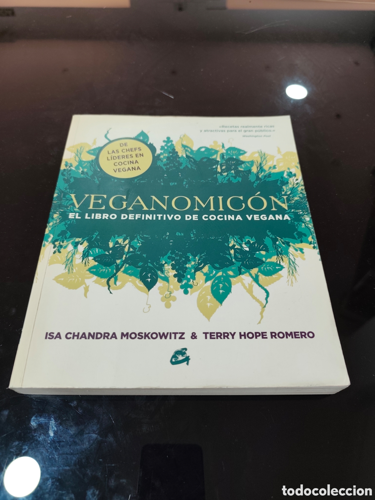 Libros de segunda mano: Veganomic&oacute;n. El libro definitivo de cocina vegana. Isa Chandra Moskowitz & Terry Hope Romero