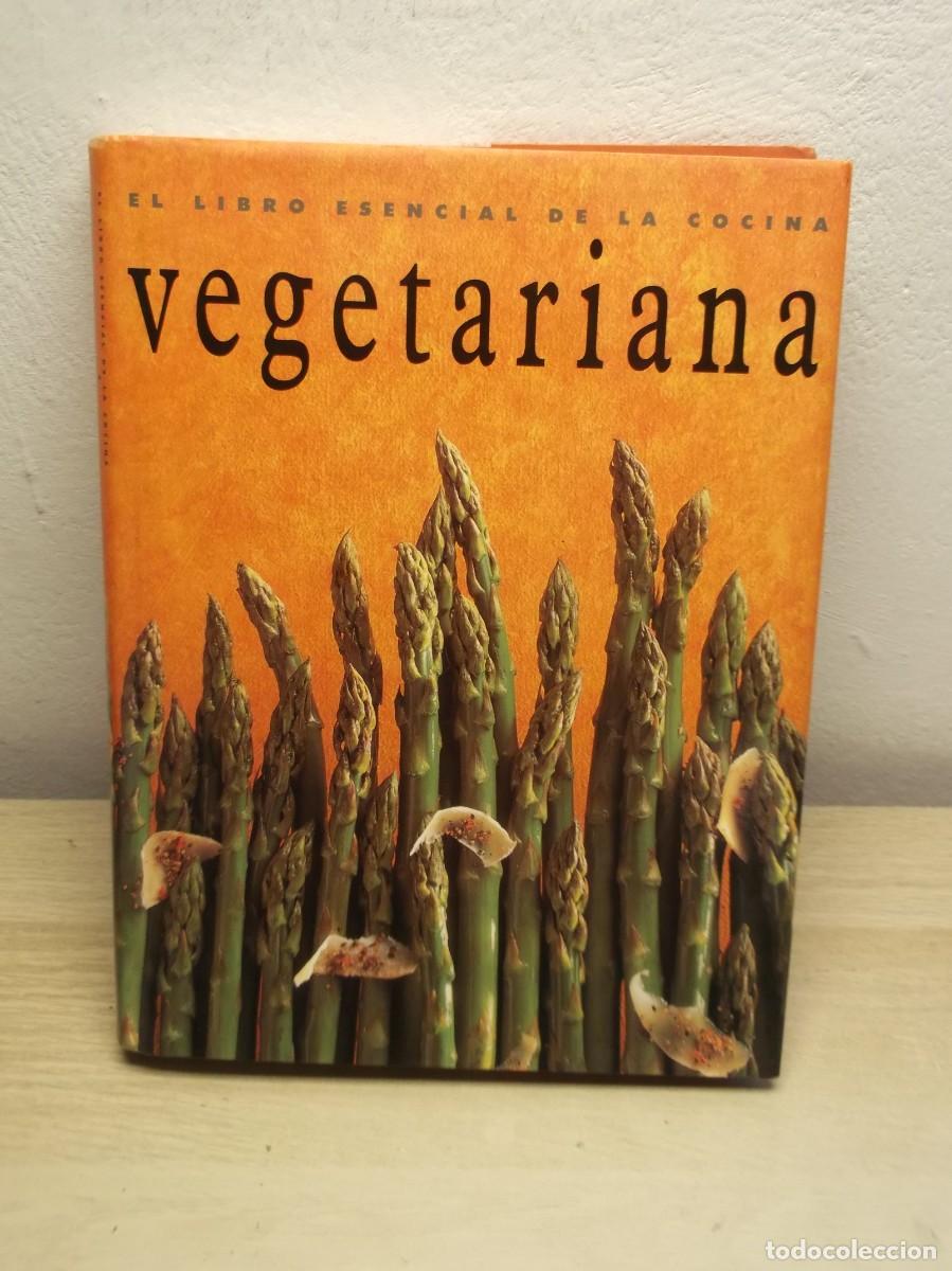 Libros de segunda mano: LIBRO ESENCIAL DE LA COCINA VEGETARIANA -TAPA DURA