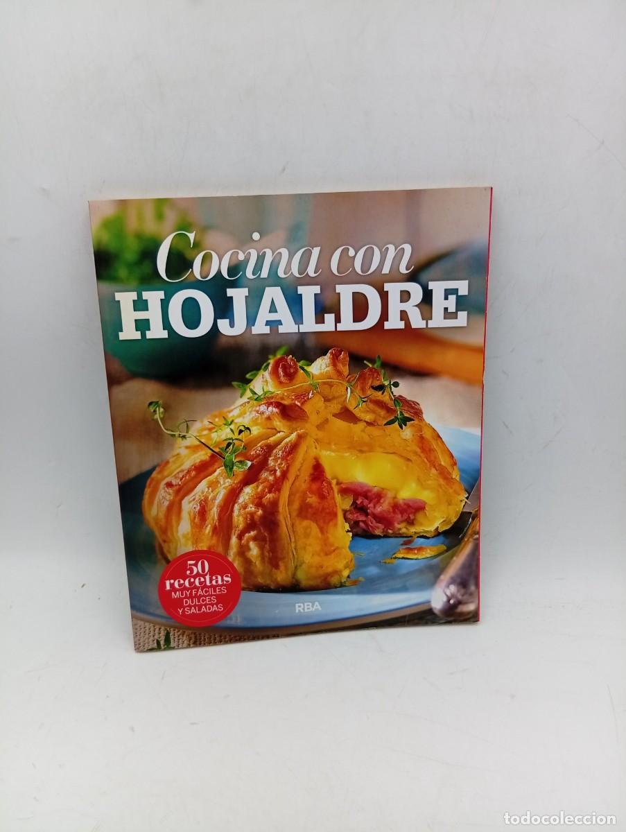 Libros de segunda mano: COCINA CON HOJALDRE. 50 RECETAS MUY FACILES, DULCES Y SALADAS. EDICION RBA. 2021. PAGS : 118.