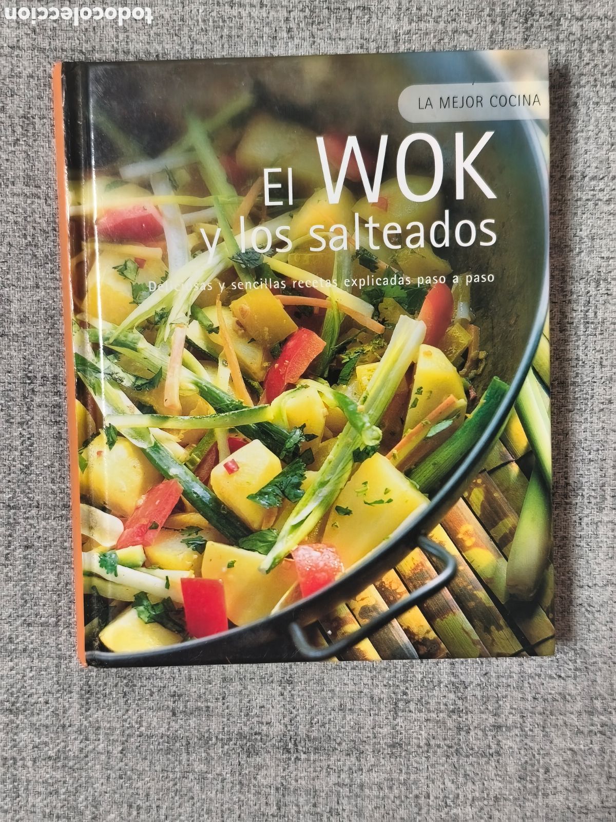 Libros de segunda mano: Libro de cocina, &rdquo; El wok y los salteados&rdquo;