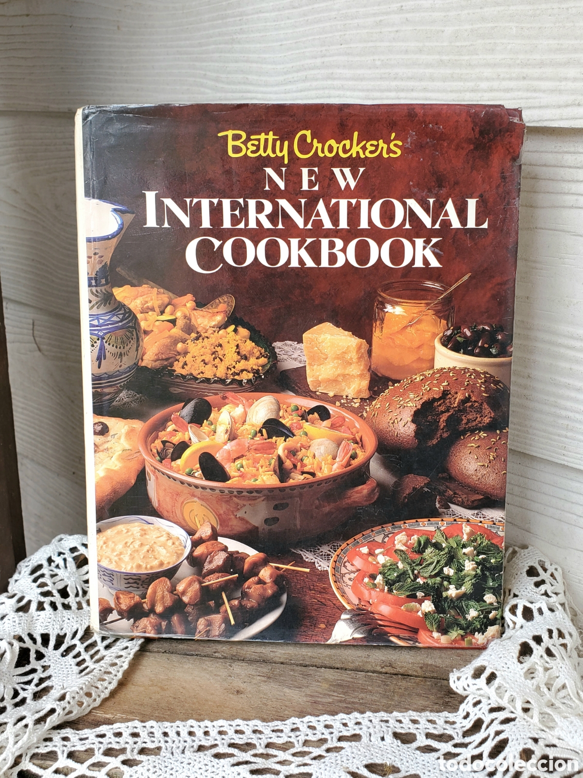 Libros de segunda mano: Betty Crocker's New International Cookbook