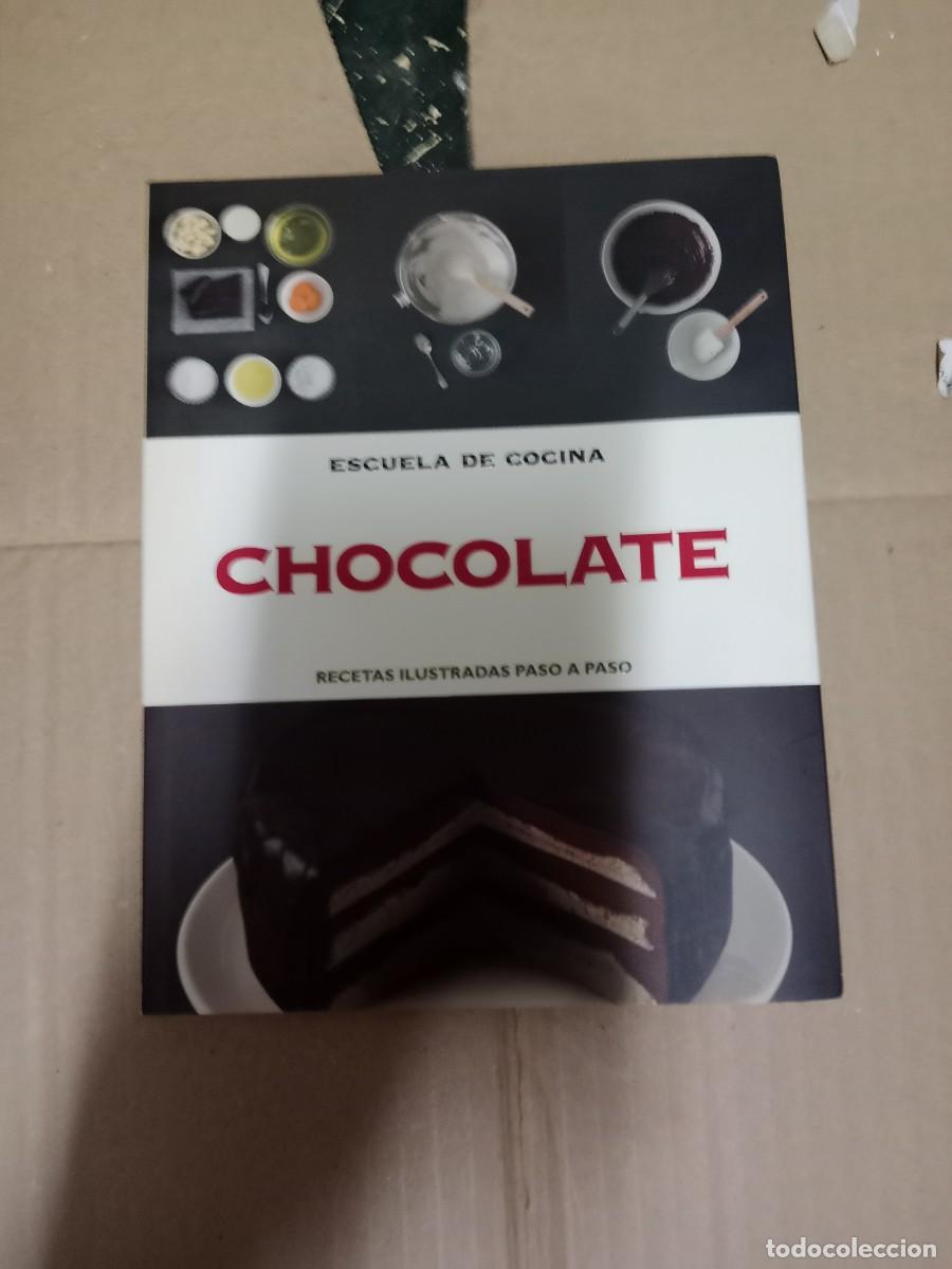 Libros de segunda mano: RECETAS CON CHOCOLATE. ESCUELA DE COCINA LIBRO TOP-03