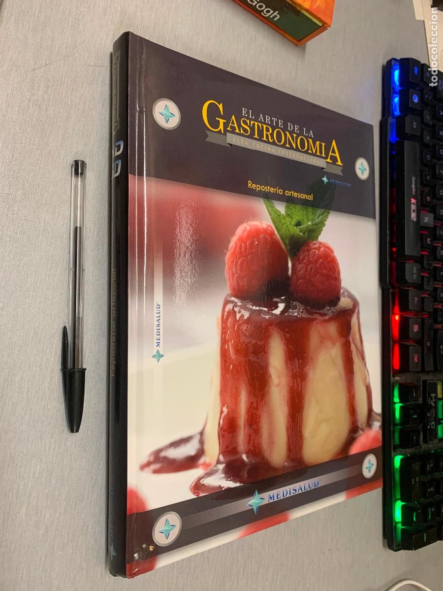 Libros de segunda mano: REPOSTER&Iacute;A ARTESANAL - EL ARTE DE LA GASTRONOM&Iacute;A / ALTA COCINA INTERNACIONAL - MEDISALUD 2015