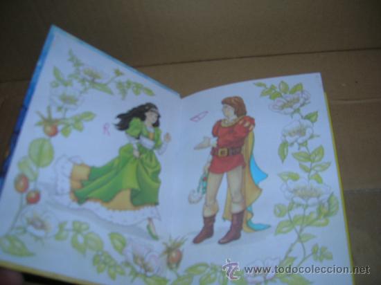 Libros de segunda mano: Cuento de la Coleccion Duendecillo, n&ordm; 6: La Bella Durmiente. Ediciones Salda&ntilde;a, a&ntilde;o 1990. - Foto 2