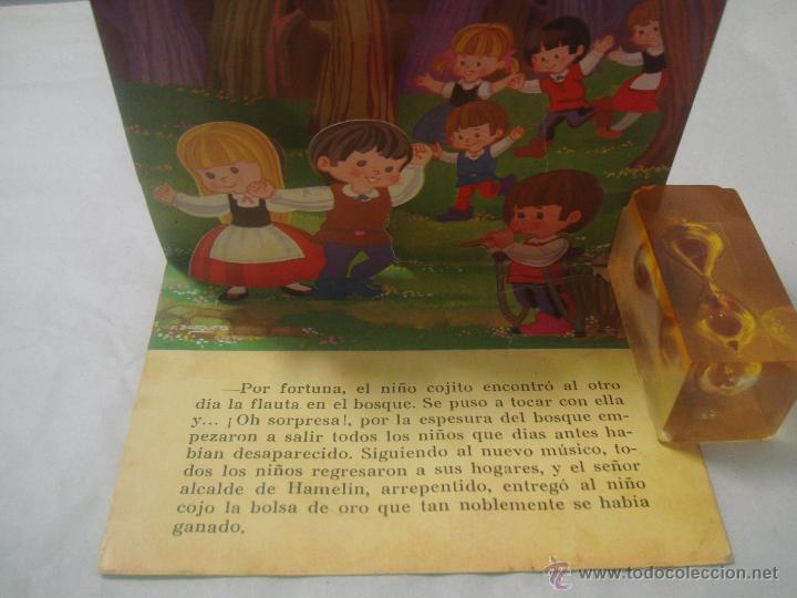 Libri di seconda mano: EL FLAUTISTA DE AMEL&Iacute;N. CUENTOS CL&Aacute;SICOS PANOR&Aacute;MICOS.POP-UP. A&Ntilde;OS 1960