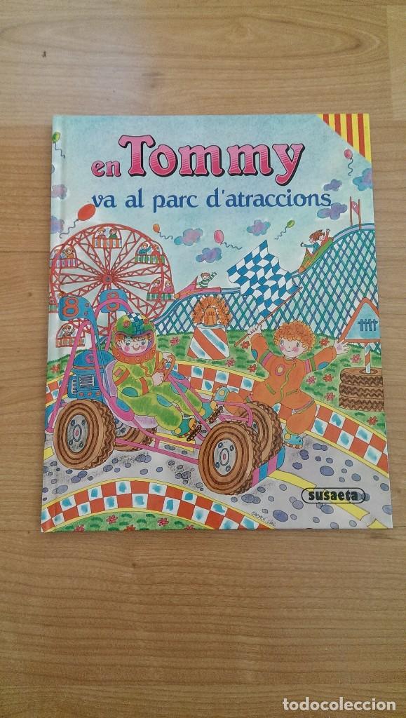Libros de segunda mano: CUENTO &laquo;EN TOMMY VA AL PARC DATRACCIONS (CATAL&Aacute;N) LLETRA LLIGADA - Foto 1