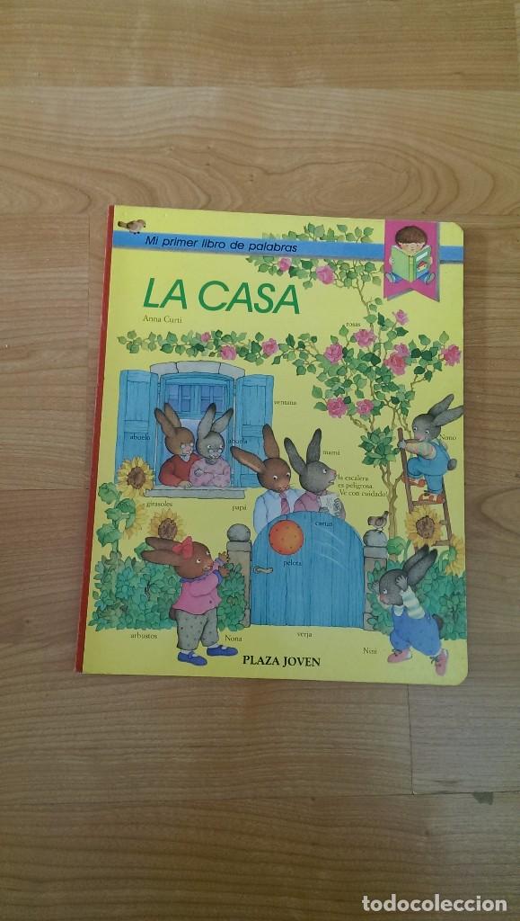 Libros de segunda mano: CUENTO &laquo;LA CASA&raquo; CART&Oacute;N DURO - Foto 1