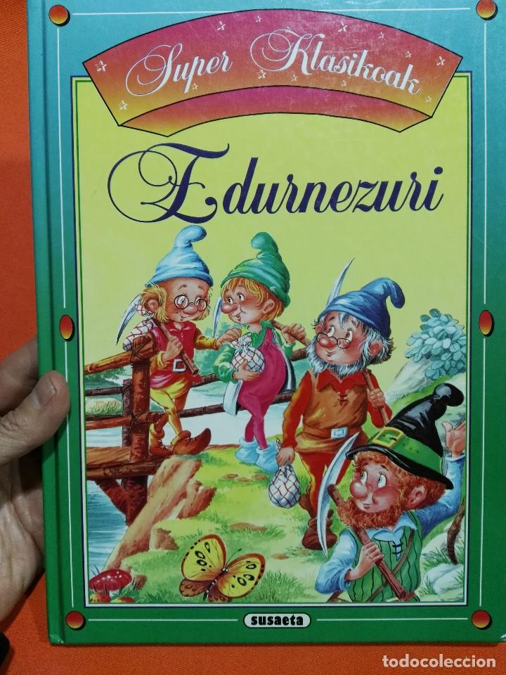 Libros de segunda mano: Libro en euskera blancanieves - Foto 1