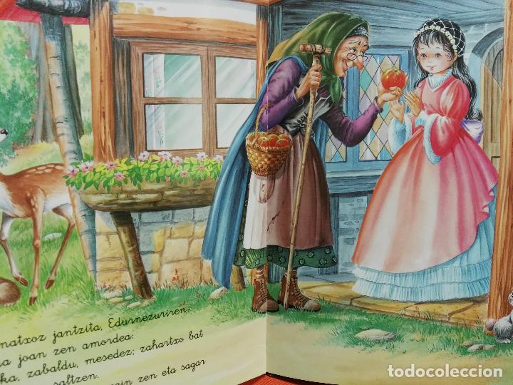 Libros de segunda mano: Libro en euskera blancanieves - Foto 3