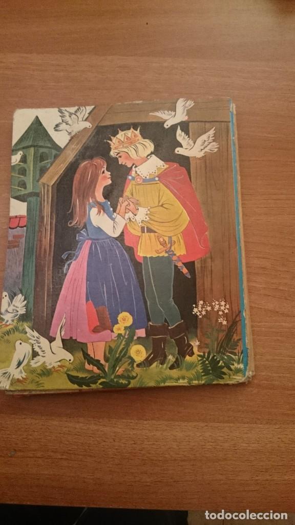 Libros de segunda mano: 3 CUENTOS EN UN LIBRO , LA CENICIENTA - LA BELLA DURMIENTE - BLANCANIEVES - Foto 8
