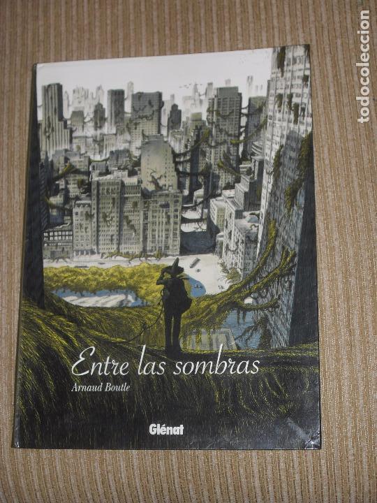 Libros de segunda mano: ENTRE LAS SOMBRAS. Arnaud Boutle. Edit GLENAT 2010 - Foto 1