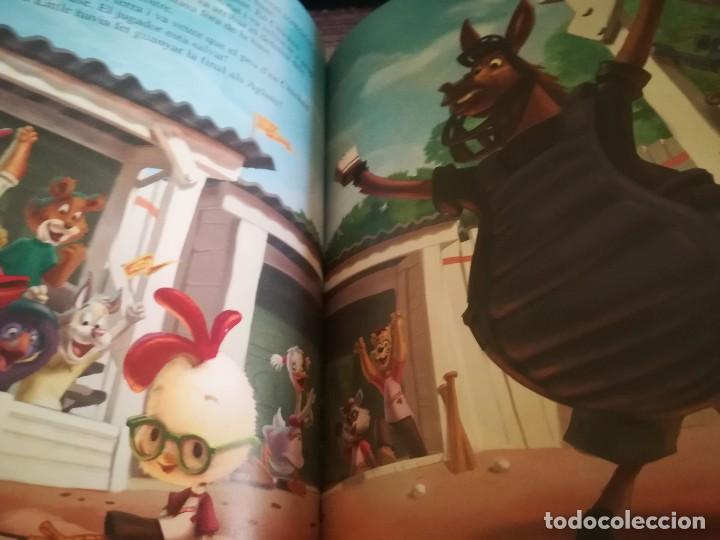 Libros de segunda mano: Chicken Little - Els Cl&agrave;ssics Disney - en catal&agrave; - Foto 5