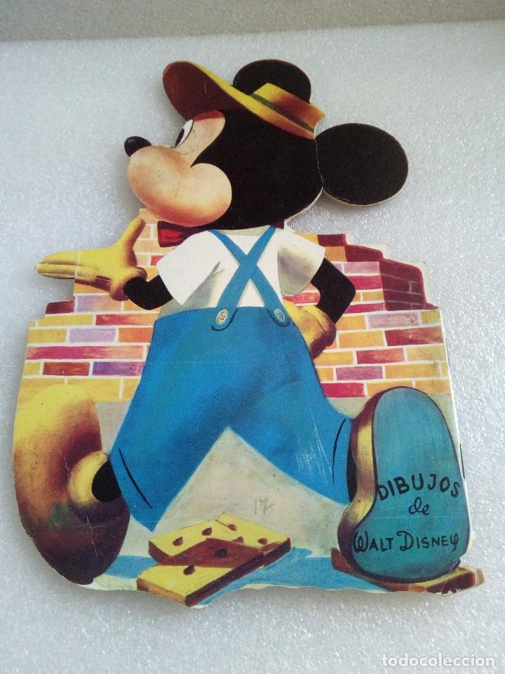 Libros de segunda mano: CUENTO TROQUELADO * LAS VACACIONES DE MICKEY * EDIGRAF 1967 - Foto 4