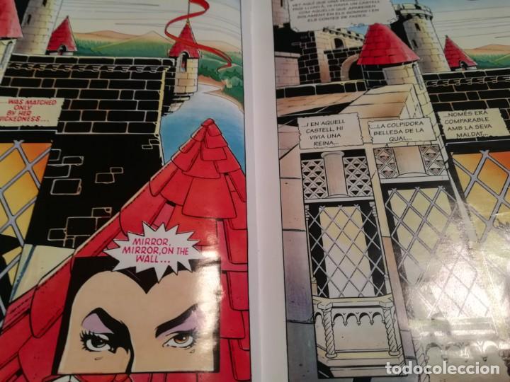 Libros de segunda mano: Blancaneus i els 7 nans - Disney - edici&oacute; catal&agrave; / angl&egrave;s - Foto 6
