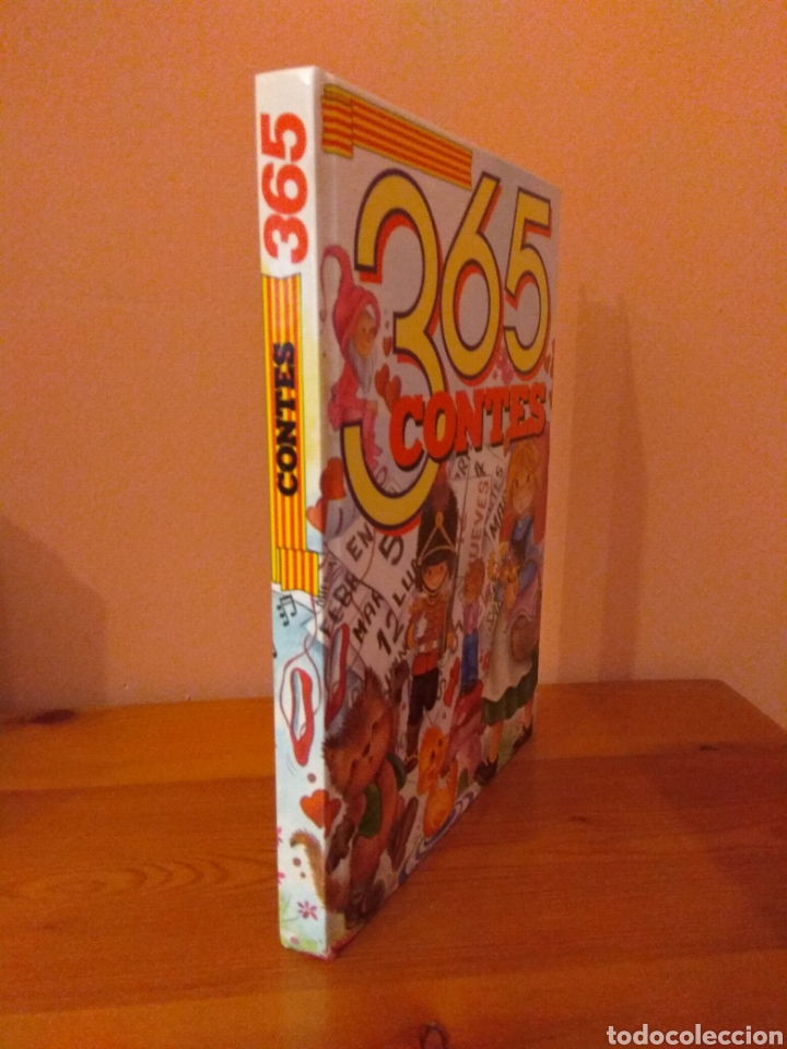 Libros de segunda mano: 365 contes - Foto 2