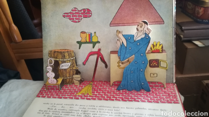 Libros de segunda mano: El aprendiz de Mago, cuento en relieve de 1951 - Foto 4