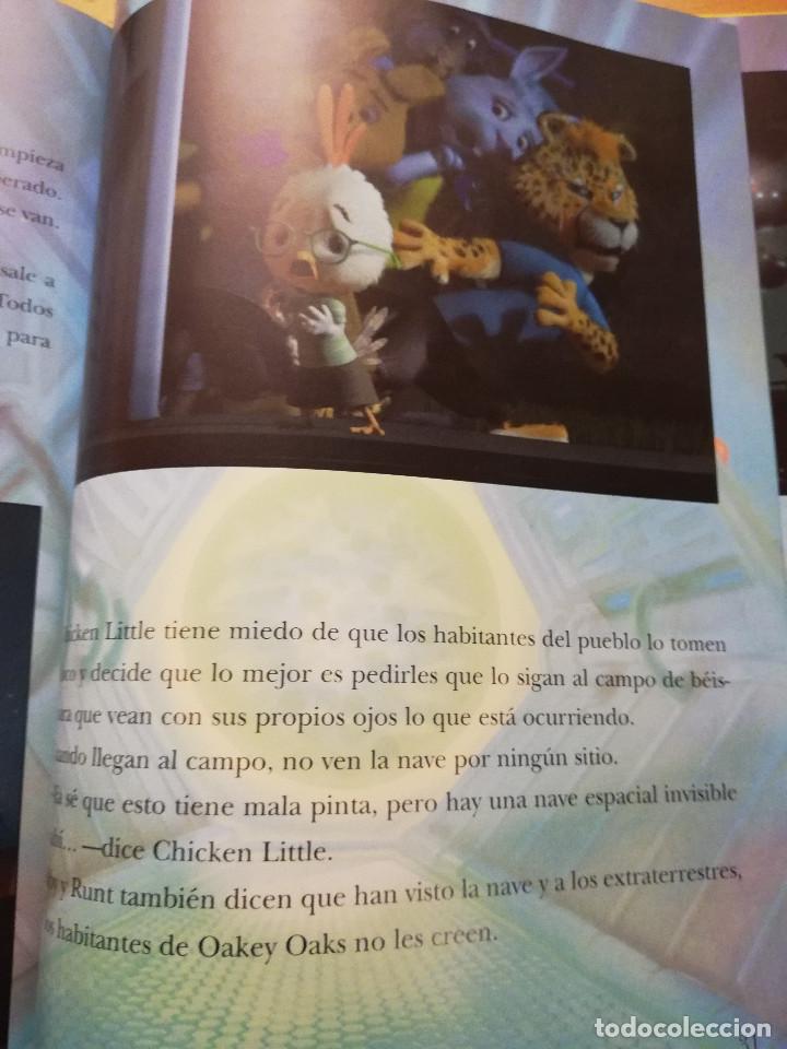 Libros de segunda mano: EL LIBRO DE LA PEL&Iacute;CULA (DISNEY) CHICKEN LITTLE - Foto 5