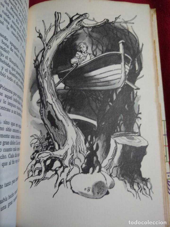 Libros de segunda mano: CUENTOS DE GRIMM    BLANCANIEVES Y OTROS... - Foto 3