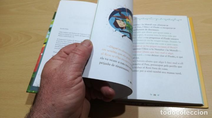 Libros de segunda mano: LA NENUFAR LA MATOLL A&hellip;	 / 	OPERACIO LLAMPEC	 / 		 / 		 / 	F302 - Foto 12