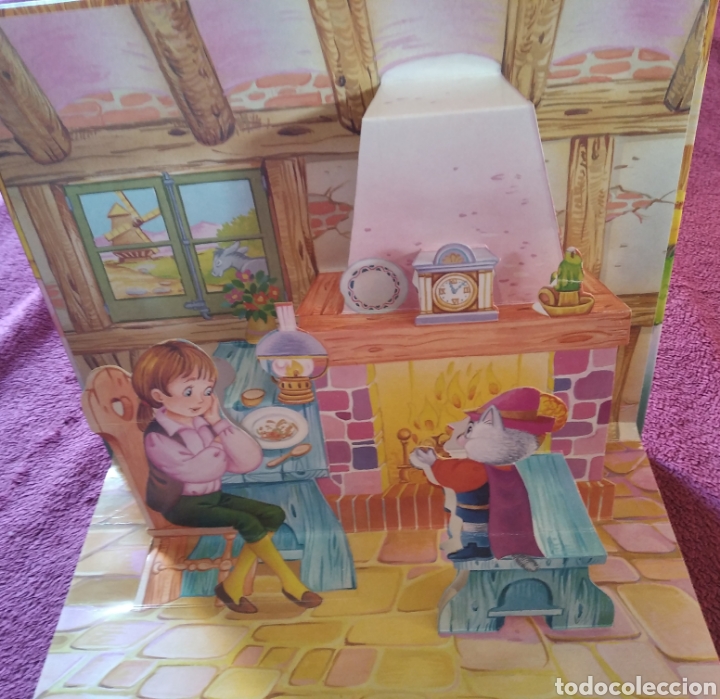 Libros de segunda mano: Libro infantil desplegable el Gato con botas Ed hermma - Foto 2