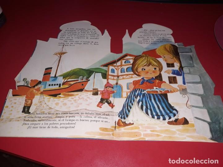 Libros de segunda mano: Cuento Troquelado La Vendedora de Pescaditos Editorial Colon 1970 - Foto 3