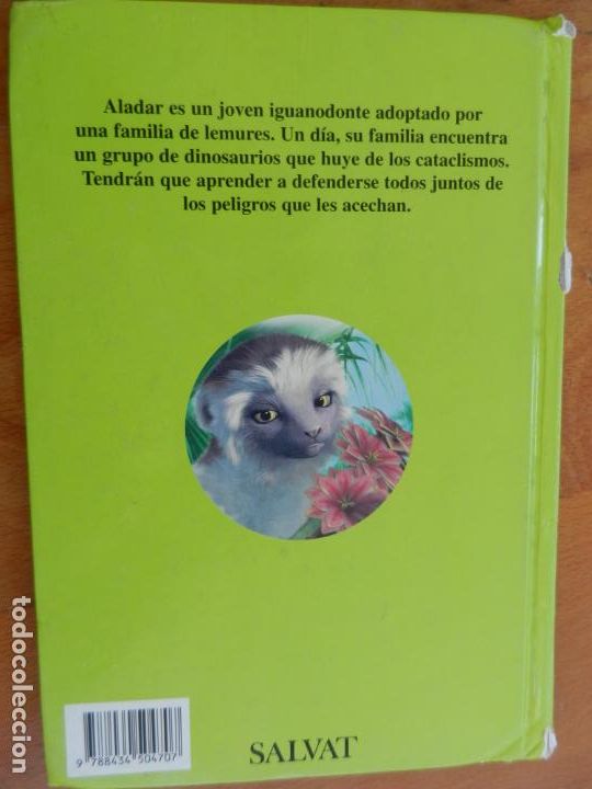 Libros de segunda mano: DINOSAURIO - DISNEY - SALVAR 2000. - Foto 2