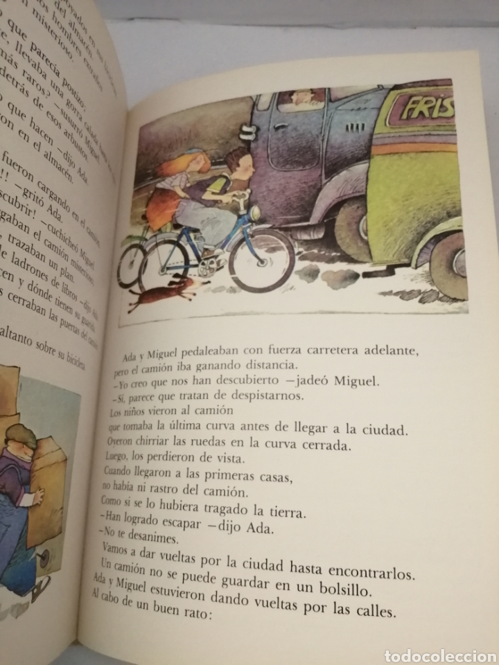 Libros de segunda mano: Un castillo de arena (Primera edici&oacute;n) - Foto 3